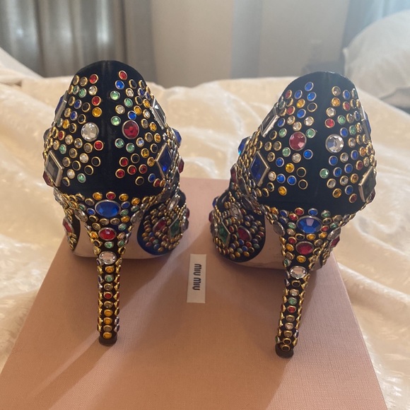 Limited EditionMIU MIU Black Suede Crystal Jeweled Embellished Pointed Toe Pump - Picture 2 of 7